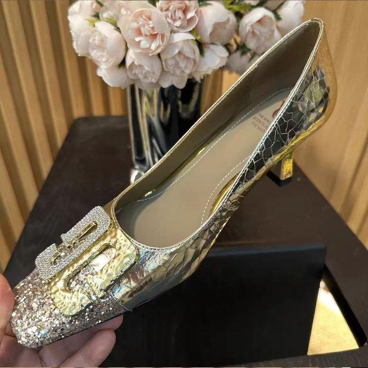 

Korean version of celebrity temperament sequins medium thick heel single shoes women s 2025 autumn fashion metal buckle square head banquet high heels 35 золотой