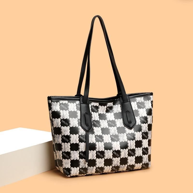Large-capacity tote bag women's new light luxury fashion niche high-end large bag versatile shoulder bag