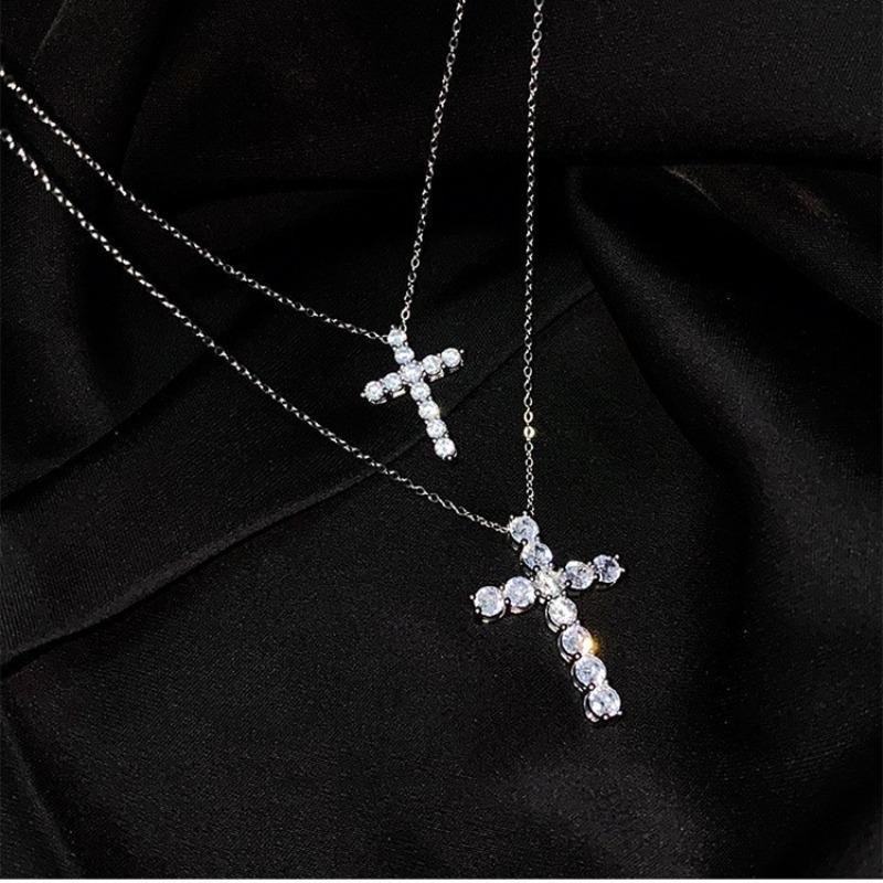 Exclusive Cross Necklace - Luxurious and Sophisticated Style - Zirconium Gemstone - Stackable - Versatile Collar Chain