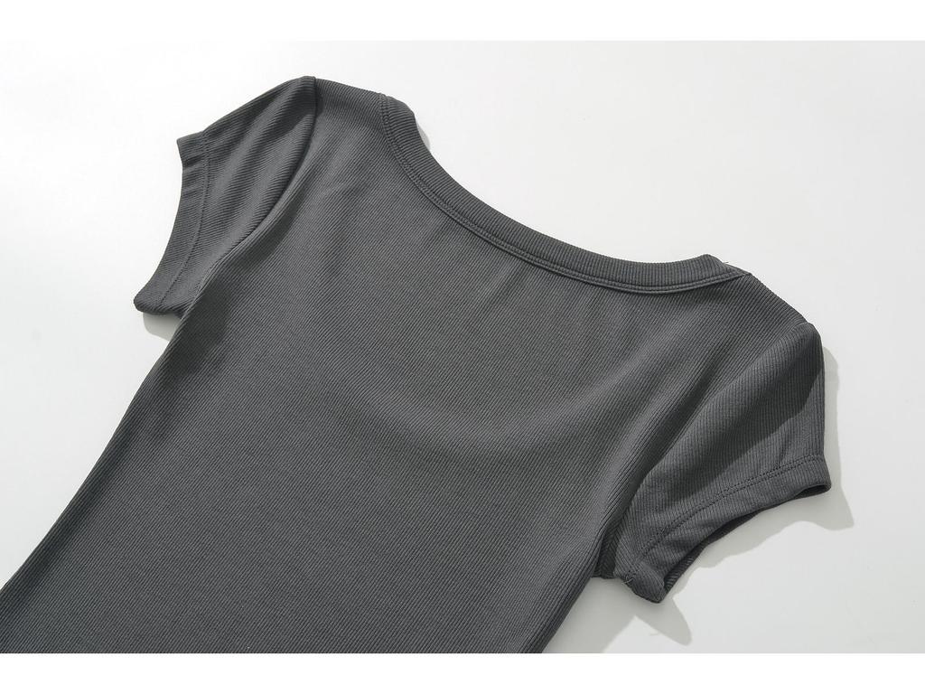 Damski letni dopasowany elastyczny top z krótkim rękawem, okrągłym dekoltem i wycięciem 2024