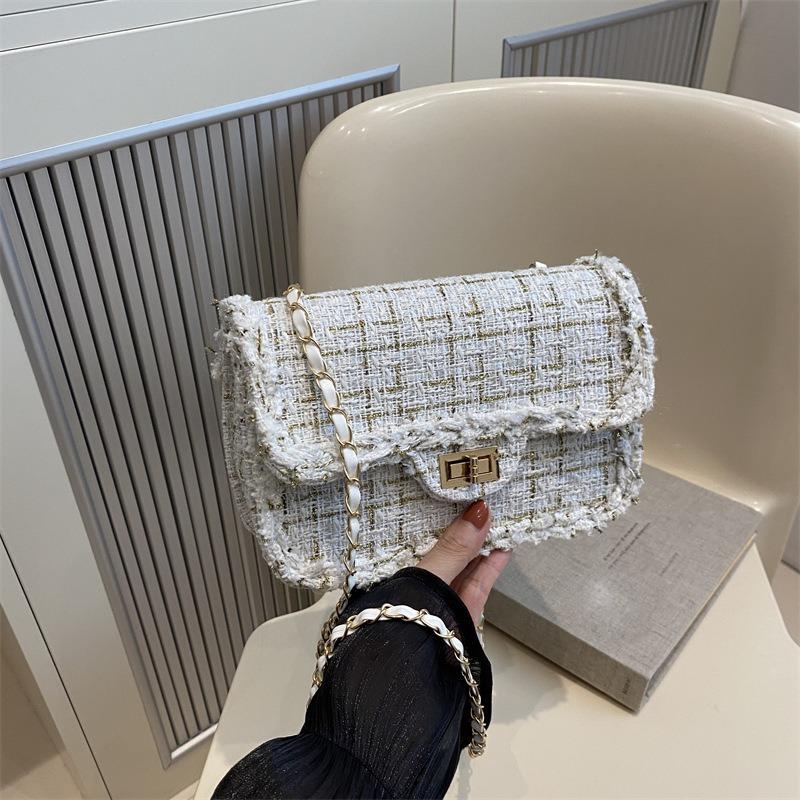 Niche design chain Small square bag Autumn new bag Women's fashion commuter retro simple shoulder messenger bag