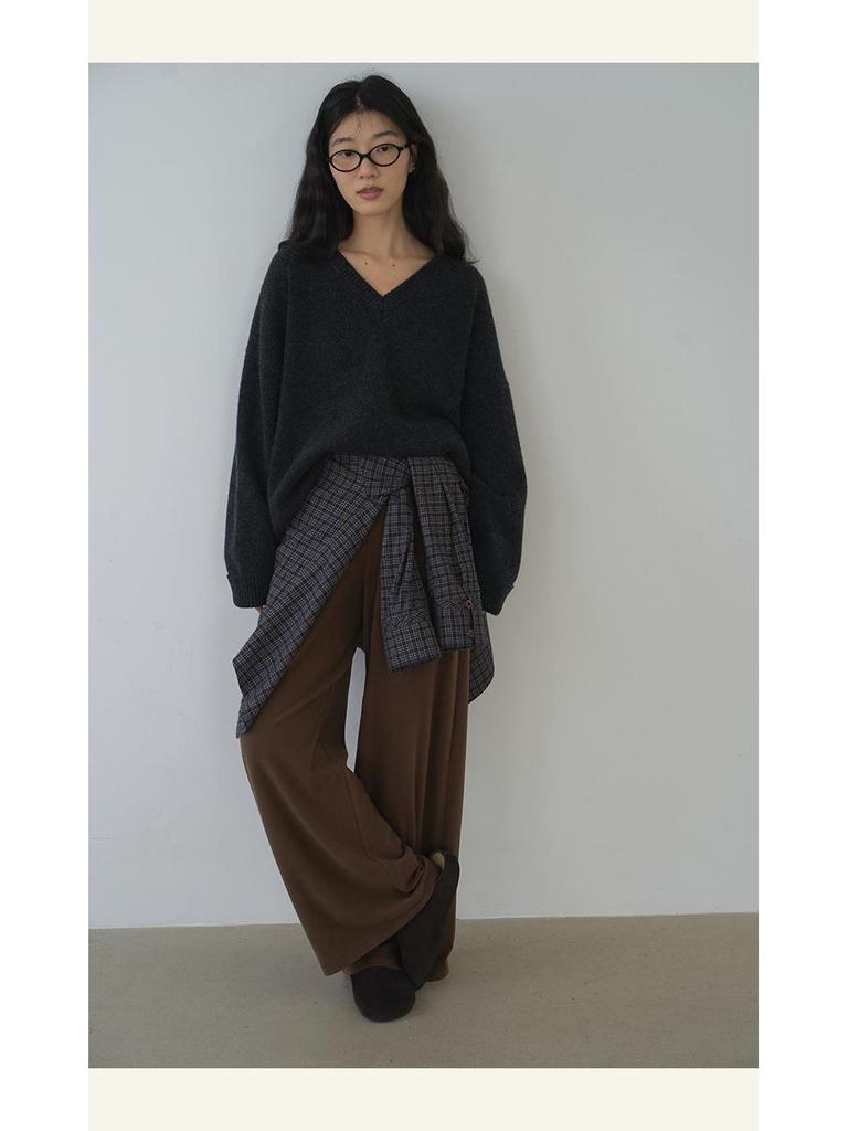 HAVERICE Restaurant Nishino Stroll Classic Casual Slimming Three-Piece Set: Sweater, Short Skirt, and Half Skirt.