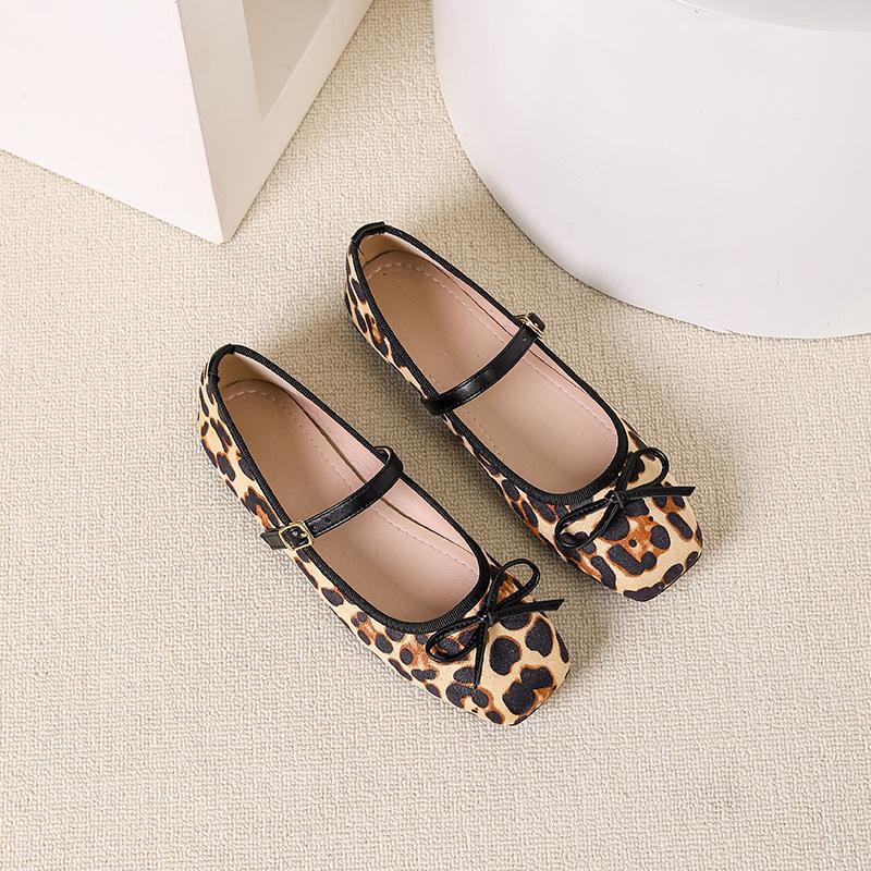 Women s Mary Jane Shoes Square Toe Flats Dressy Ballet Flat Shoes With Bow Mary Jane Flats with Ankle Strap Comfortable Slip On Casual Shoes for Women 35