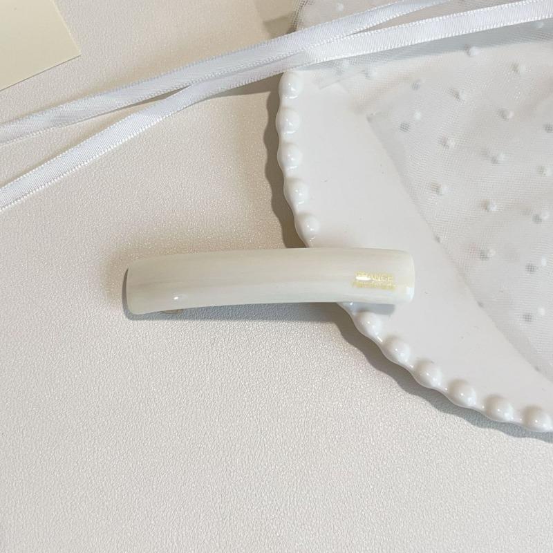 Acetic Acid Large-sized Hairpin with A Single-slot Design, Top-mounted, Featuring An Elegant Spring Clip Hairpin.