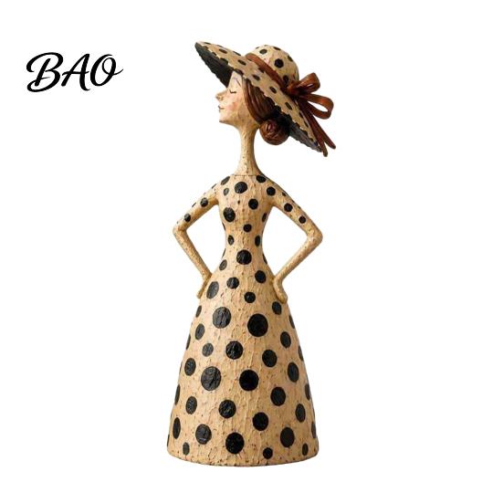 Thoughtful Gifts for Cat Owners Vintage & Lady Resin Sculpture, Artistic Striped Statues, Sculptures Elegant Polka Dot Ornament, Housewarming