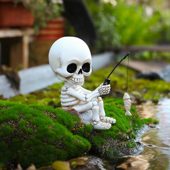 Shaking Head Fishing Skull Resin Mini Skeleton Fisher Sculpture Halloween Gothic Decor Garden Pond Fountain Decor