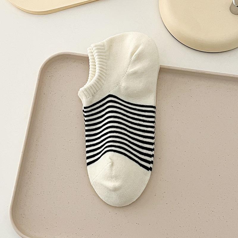 5 Pairs of Women's Spring and Summer Style Pinstripes with Light Mouth Cotton Boat Socks