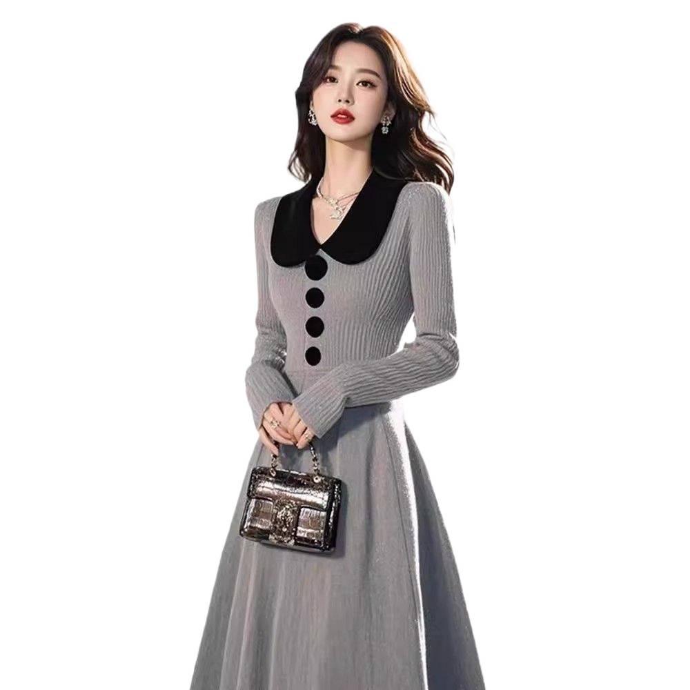 French Hepburn-Style Retro Knit Dress: Autumn/Winter 2025 Edition, Elegant High-End Design with Cinched Waist.