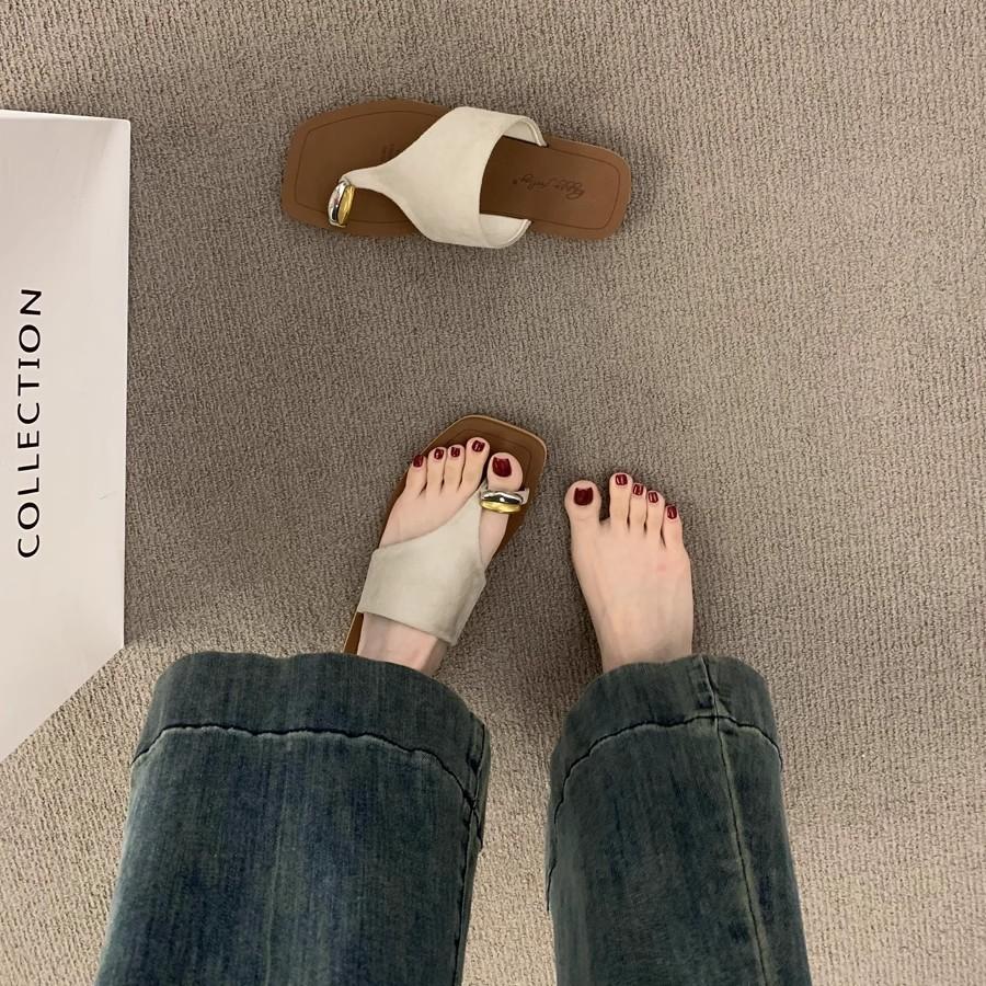 Fashion Casual Cover Toe Flat Slippers Women's Summer Wear 2025 New Seaside Vacation Beach Shoes Roman Cool Slippers