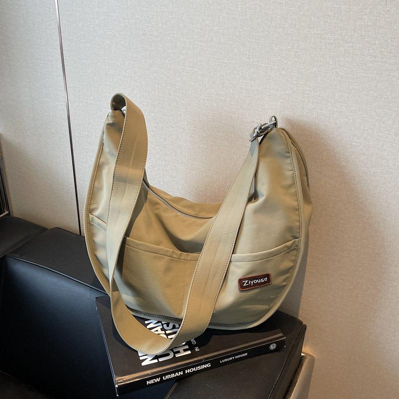 Casual Large-capacity Bag Female Student Class Commute Shoulder Armpit Bag Niche Versatile Messenger Dumpling Bag