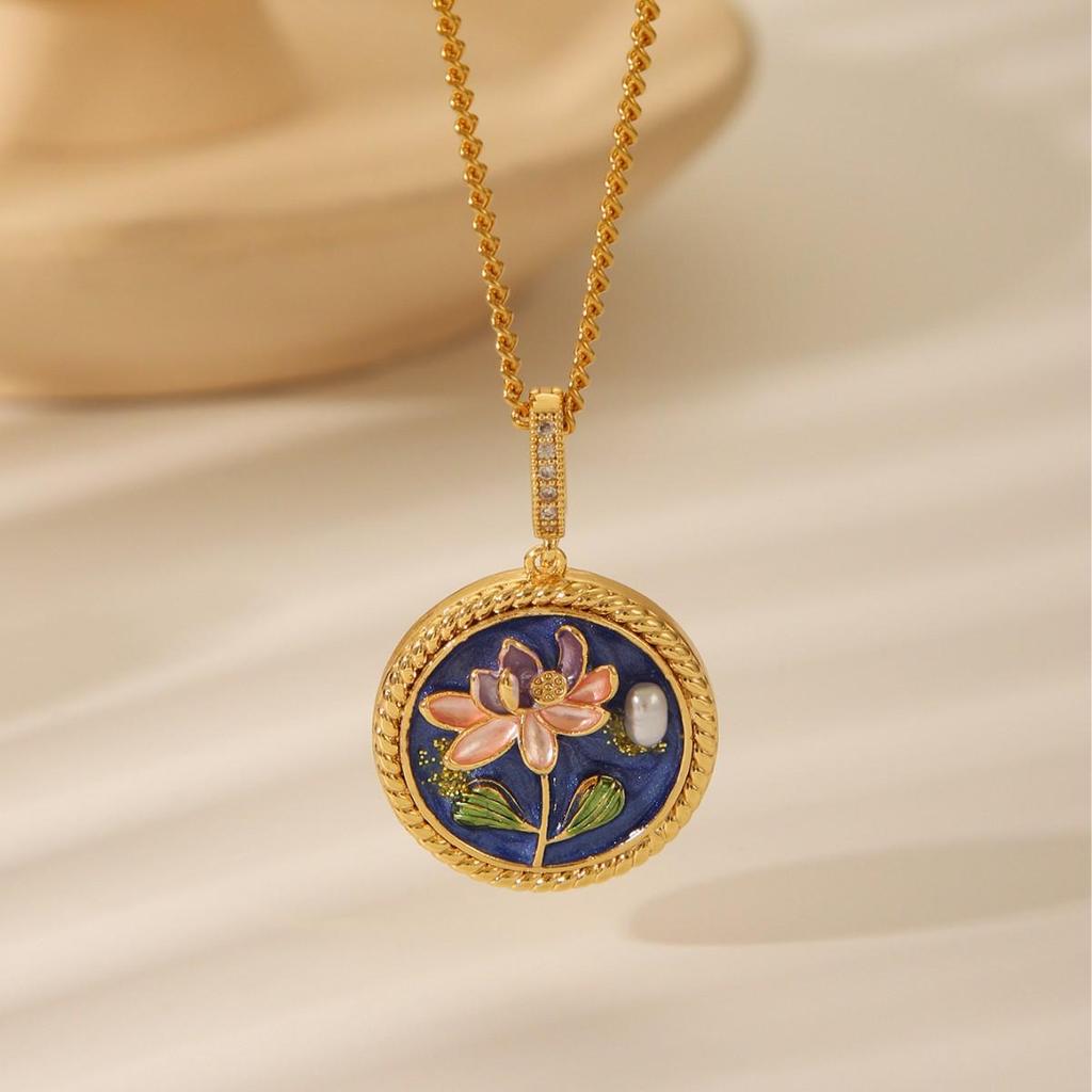 Women's Freshwater Pearl Garden Flower Necklace - Light Luxury Mori Style
