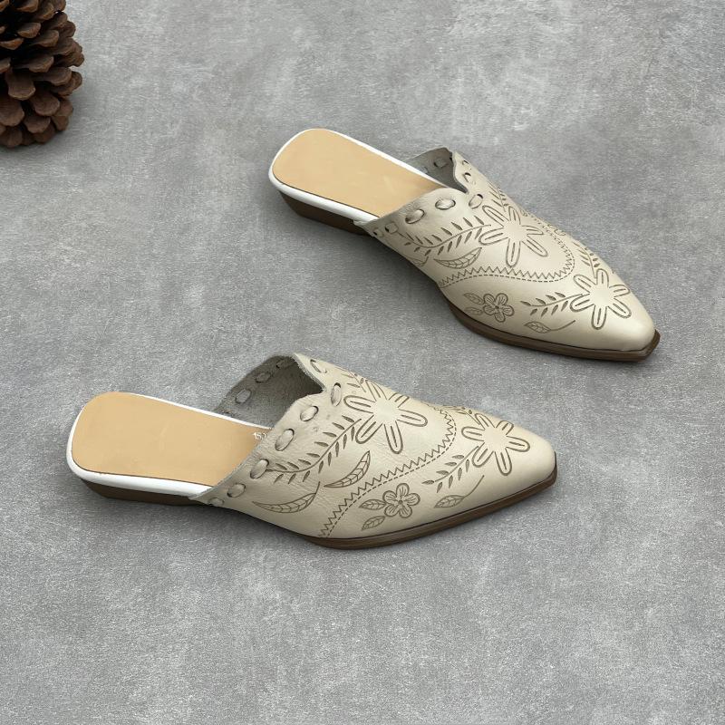

Johnature Handmade Genuine Leather Pointed Toe Slippers Retro Carved Low Heeled Women s Outdoor Slides 35 бежевый