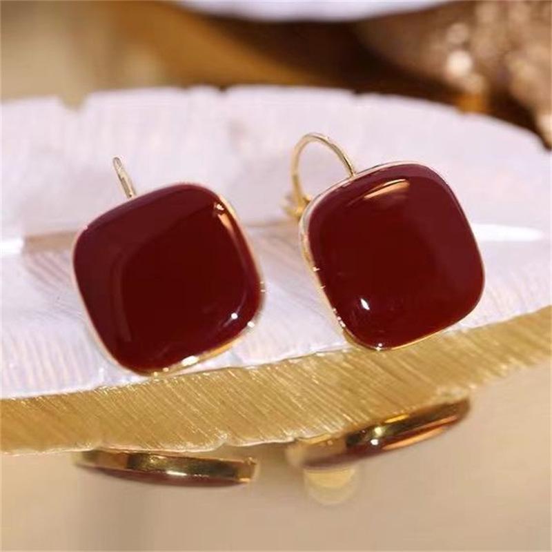 Fashion ins cold wind simple light luxury high-end ear buckle temperament geometric earrings women's small and versatile tide earrings