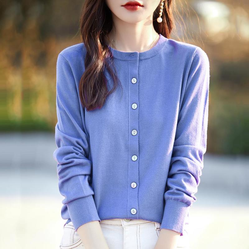 Leichte Strickjacke für Damen aus 50 % Wolle und 50 % Maulbeerseide – vielseitige Strickware für 4 Jahreszeiten für ganzjährigen Komfort und Stil