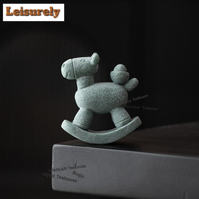 Green Sandstone Small Wooden Horse Tea Pet Handmade Lucky Model Tea Figurine Play Toys Tea Statue Ornaments Craftsmanship Gift