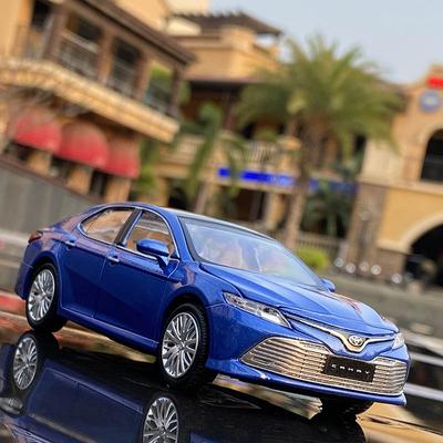 Nuovo Modello di Auto in Lega TOYOTA Camry 1/32 Diecast Metallo Veicoli Giocattolo Modello di Auto Simulazione Suono e Luce Collezione Giocattolo Regalo