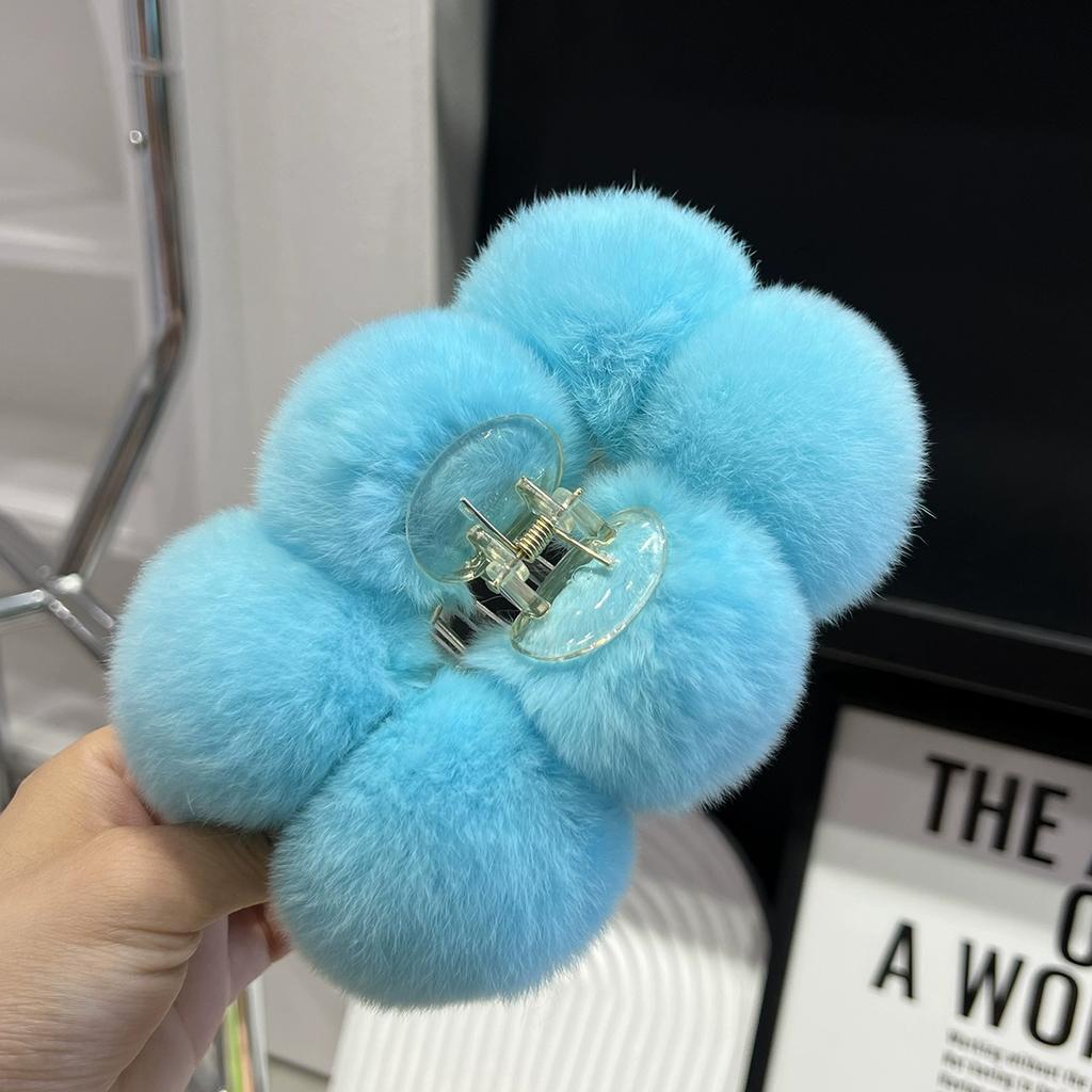 Autumn and winter temperament model~ Rex rabbit hair ball grab clip large plush hair grab back head shark clip hairpin headgear