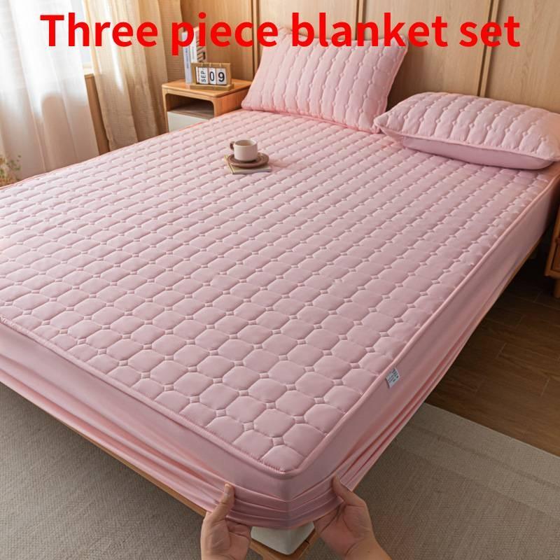 Moderne, vereinfachte Bettdecke mit Baumwollfüllung und rutschfesten Rändern für das Bett