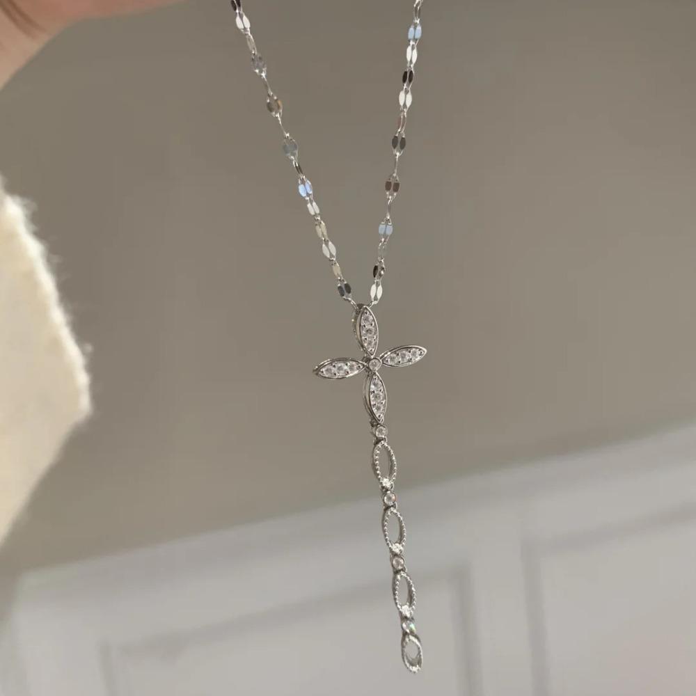

Luxury Vintage Star Compass Necklace Sparkling Full Diamond Fish Scale Layered Cross Tassel Collarbone Chain for Women