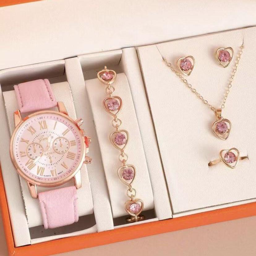 Ladies Watch Women S Fake Three-Eye Belt Fashion Jewelry Set Women S Roman Scale Women S Watch
