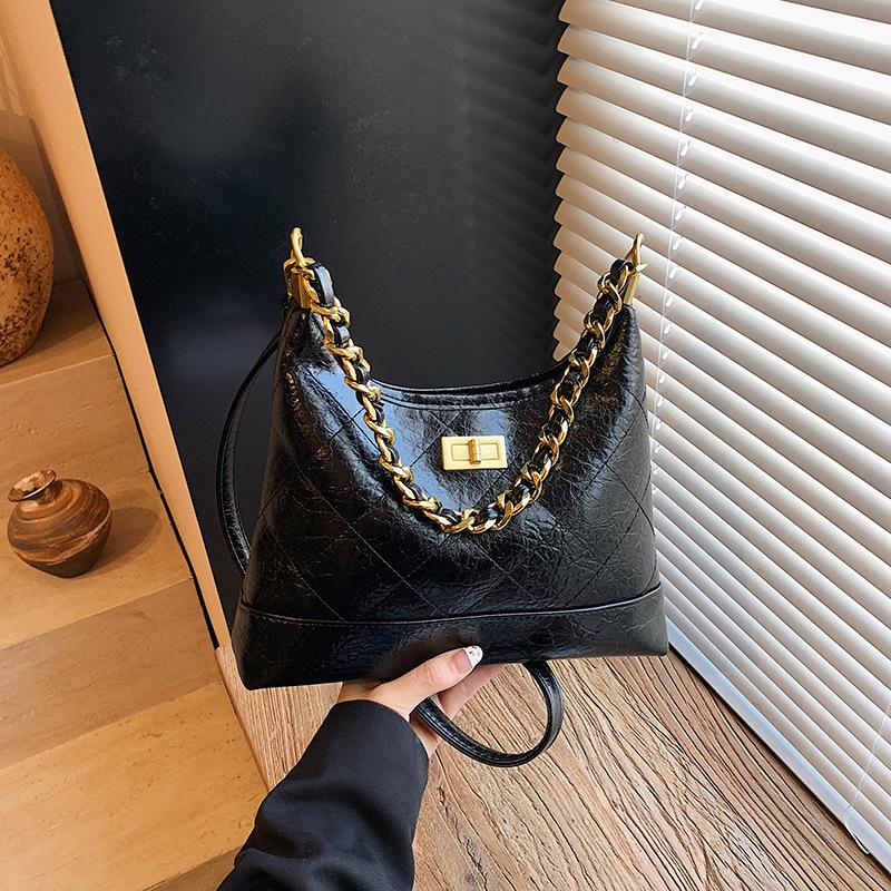 

Niche design bag women s new versatile retro messenger bag diamond chain single shoulder dumpling bag чёрный