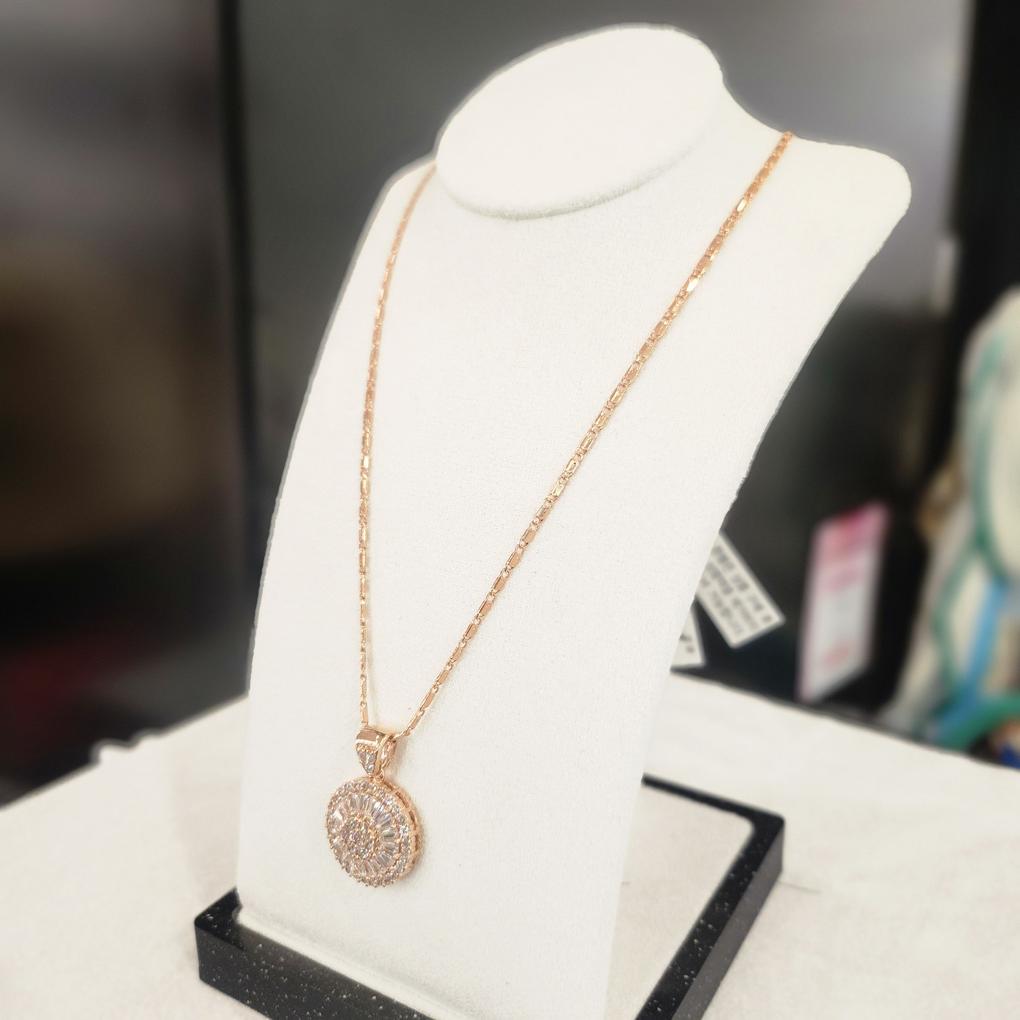 Atria Crystal Tepacubic Circle Necklace APSNEDG0001PKF