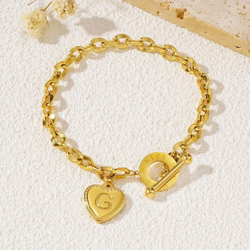 Elegant Heart Shaped Stainless Steel Bracelet With Secure OT Clasp Closure Creative Wrist Chain For Daily Wear