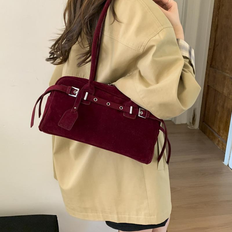 Large Capacity Bag Women's 2025 New High-end Retro Super Fire Commuter Women's Bag Autumn and Winter Shoulder Bag Pillow Bag