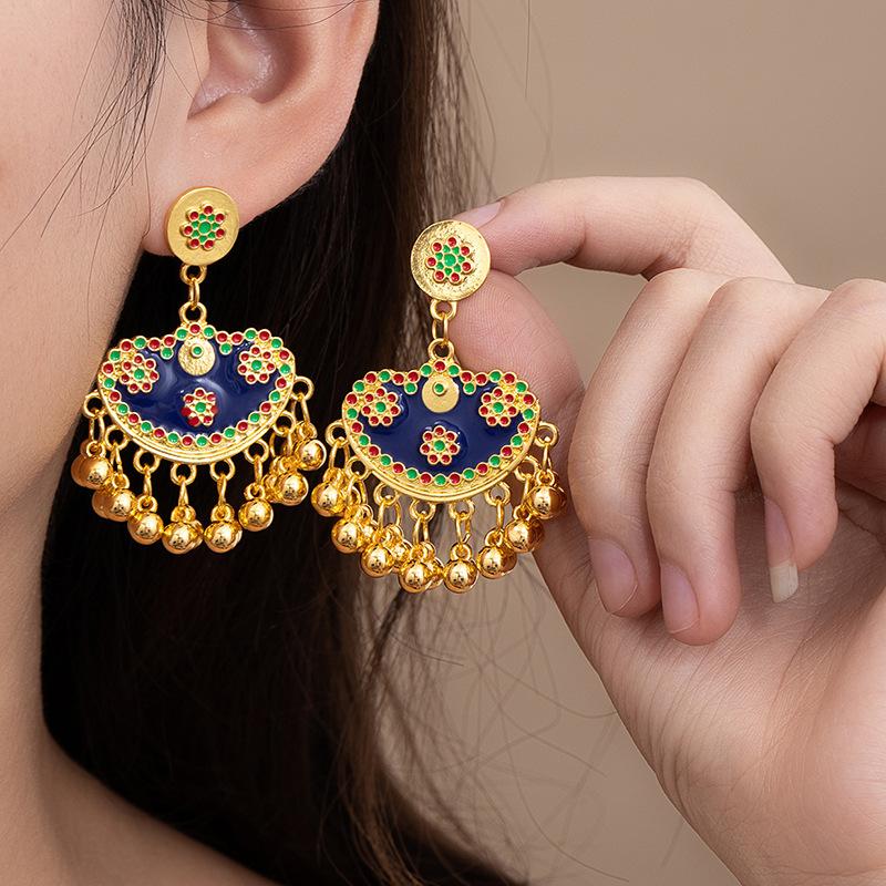 

Модные серьги-подвески для женщин золотой