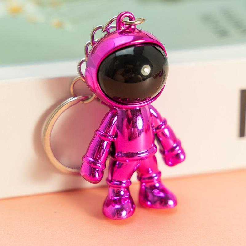 3D Astronaut Keychain: Trendy Car Pendant & Bag Accessory for Men and Women