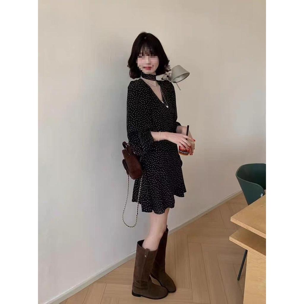 Black polka dot V-neck dress is thin and versatile, spring and summer small man Korean version of simple short hair wears a white skirt