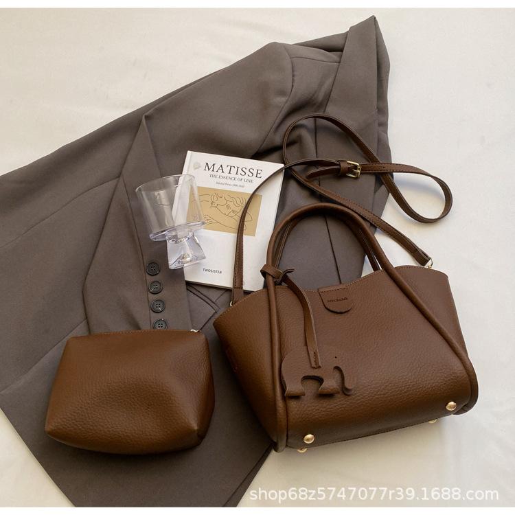 

High-end texture handheld mother and child bag 2025 new retro versatile commuter large-capacity vegetable basket bag bucket bag темно-коричневого