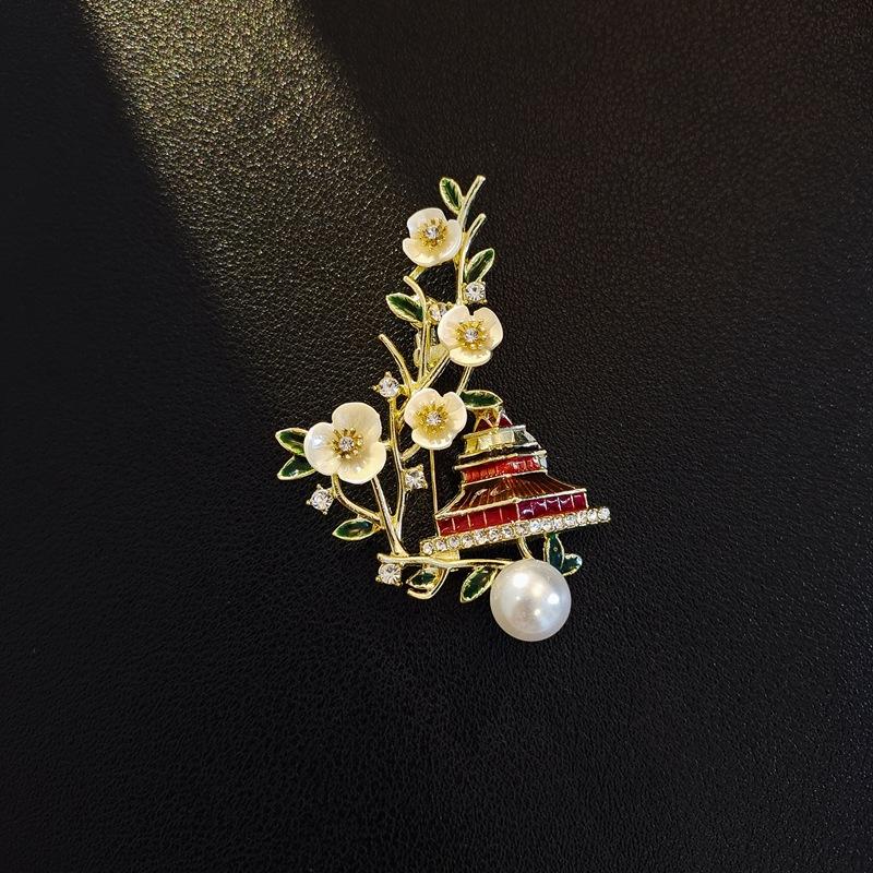 Plum Blossom Loft Forbidden City-style Ancient and Elegant Hanfu Flower Accessories Brooch