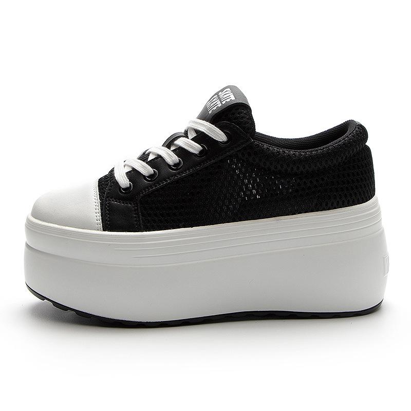 Cowhide flat-soled white shoes for women in spring and summer 2025, new mesh yarn breathable and heightening, loose women's platform single shoes, bo