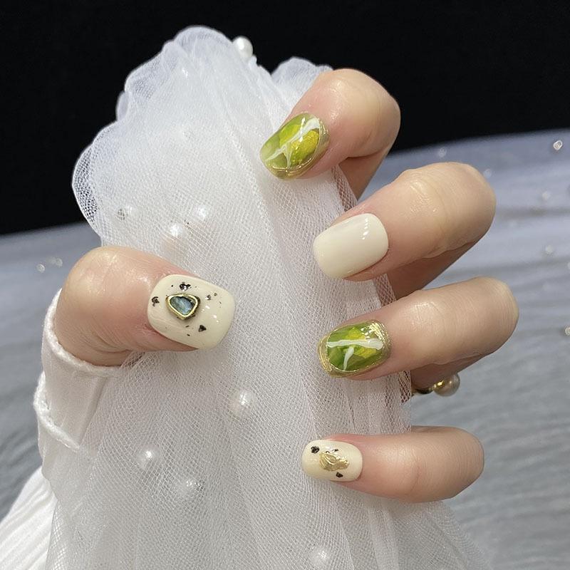 

Irregular Nail Artificial Pattern Milk White Color Cute Manicure Wearable Nails S