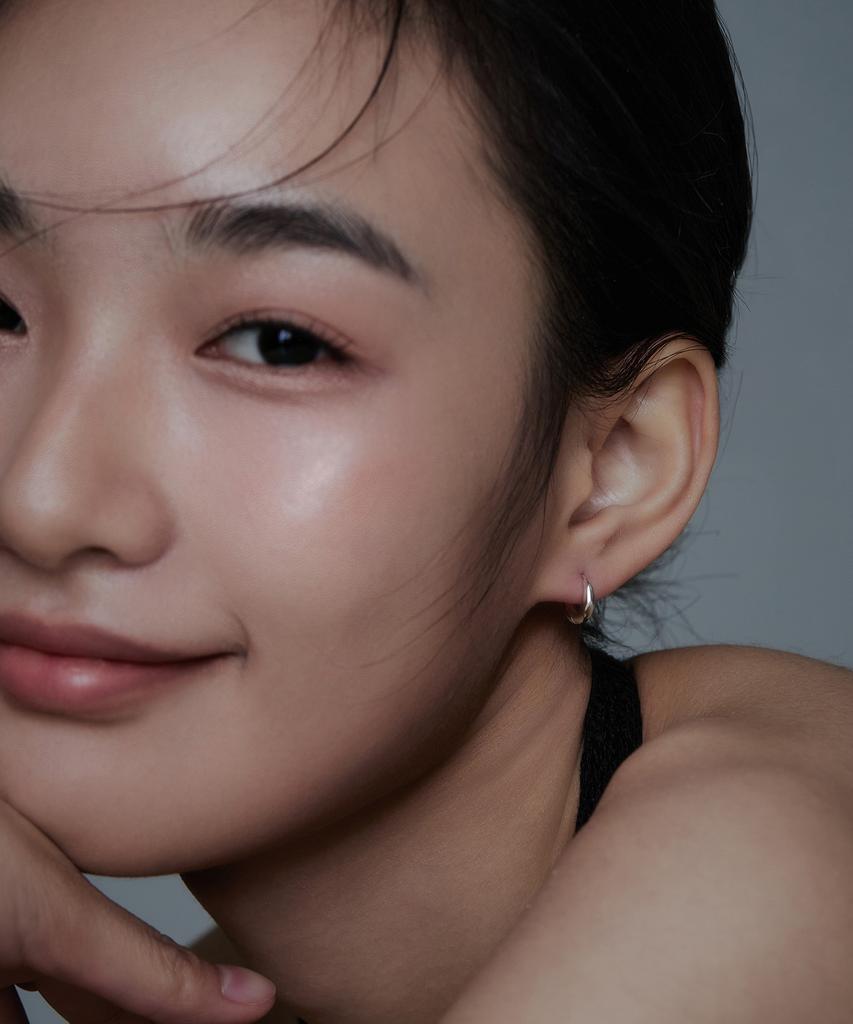 Goldndear [D.Silver925] Tiny Teardrop One-Touch Earrings