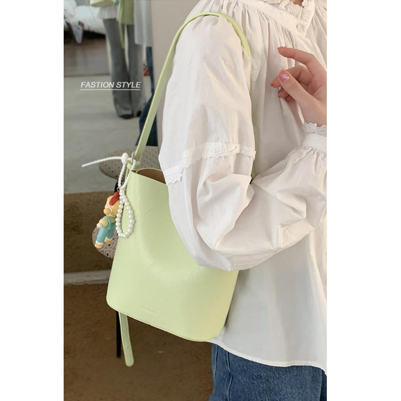 IELGY Fashion One-Shoulder Armpit Bag Commuter Cross-Body Bucket Bag