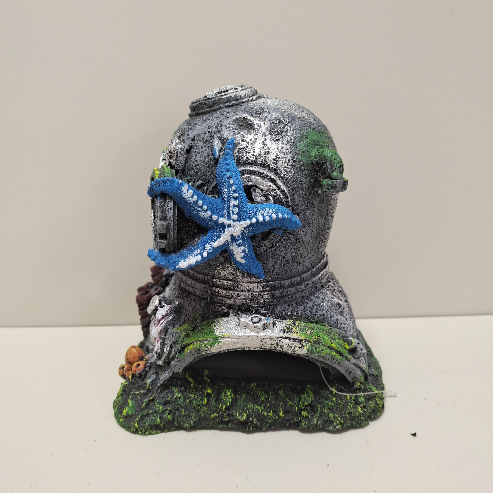 

Creative Aquarium Diving Helmet: Fish Tank Hiding House and Underwater Wreckage Decoration.