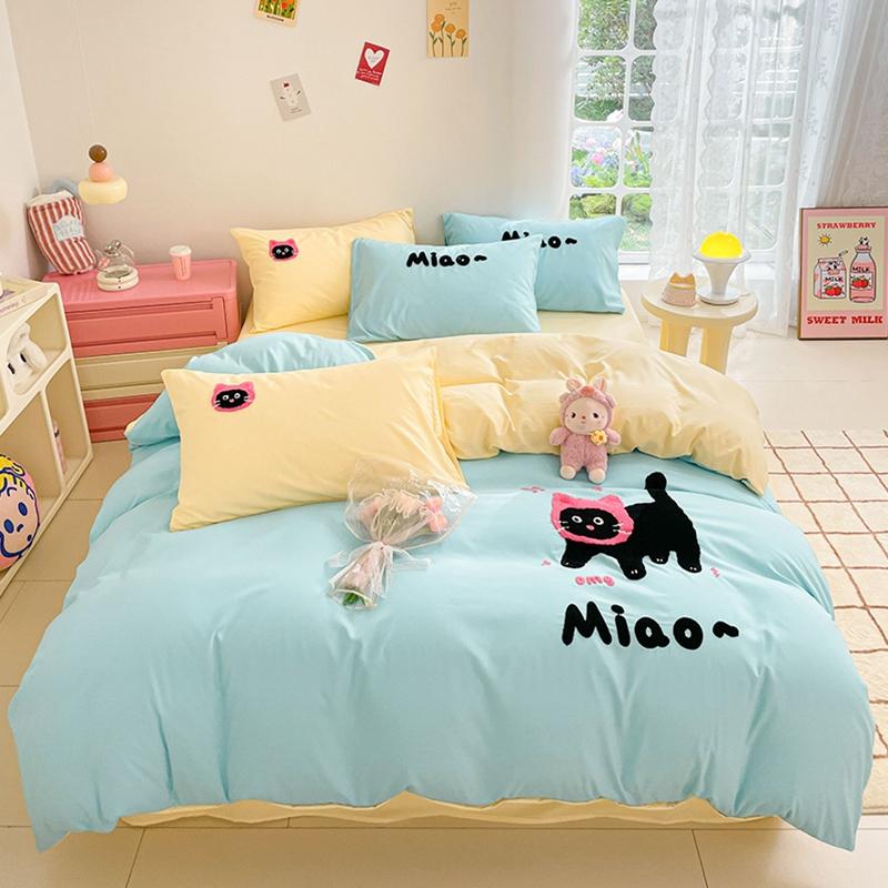 Gentle Cream Tone Duvet Cover Embroidery Craft Kitten Pattern Bedding Skin-friendly Washed Cotton Quilt Cover for Boys and Girls