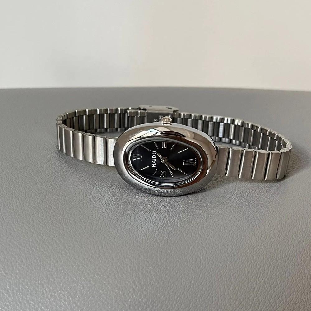 Nieuwe Ovalen Dameshorloges Mooi met Roestvrijstalen Band Quartz Damespolsuurwerken Minimalistisch Bandhorloge voor Meisjes Student