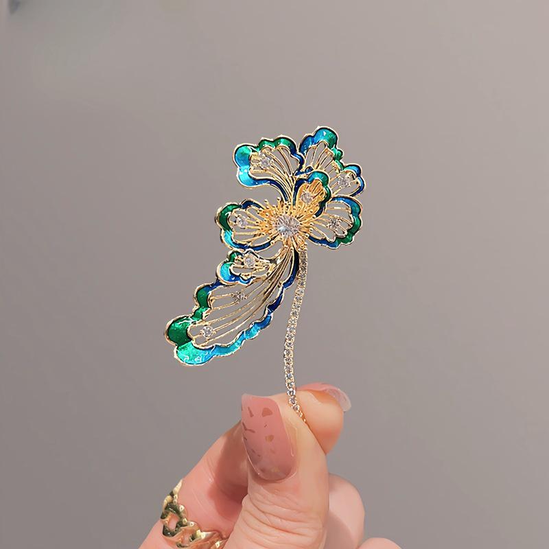 Vintage Peony Pearl Fan Brooch: Elegant Retro Flower Pin for Women’s Suits