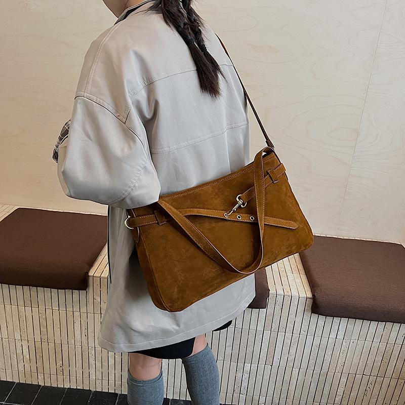 Frosted Retro Bag Women's Large Capacity 2025 New Autumn and Winter Versatile Shoulder Underarm Bag Casual Work Commuter Bag