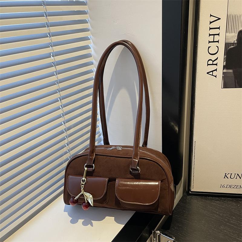 Retro Faux Suede Shoulder Bag for Women 2026 New Commuter Crossbody Purse Fashionable Handheld Underarm Bag CLE