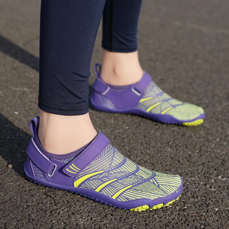 

Parent-Child Non-Slip Beach & Trekking Shoes: Soft Sole, Breathable Casual Footwear for Men & Women 39