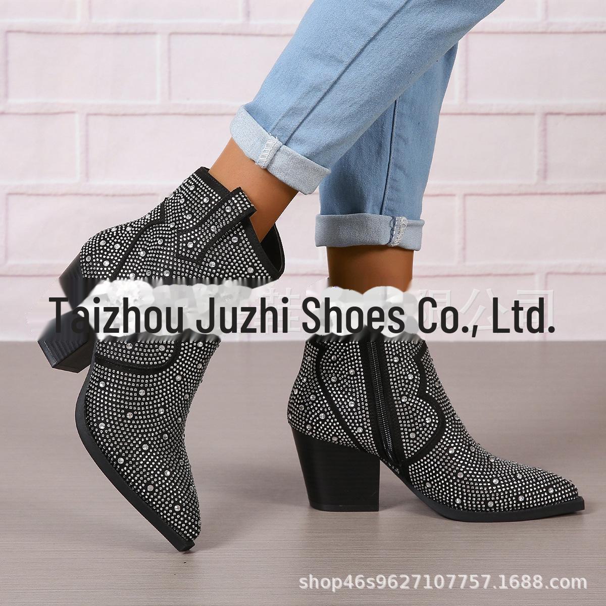 

Коллекция осень/зима 2023: Стильные женские кожаные ботинки в европейско-американском стиле с крупными ромбовидными деталями US 7 чёрный