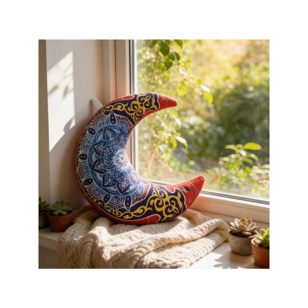 Vintage printed moon shaped hug pillow, home decoration hug pillow 40x36cm