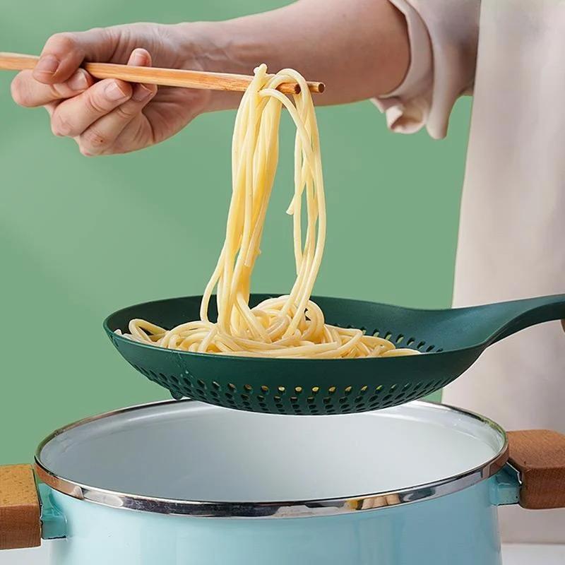 Large Scoop Colander Strainer Plastic Heat-Resistant Pasta Spoon Food Drain Shovel for Cooking and Baking Slotted Strainer