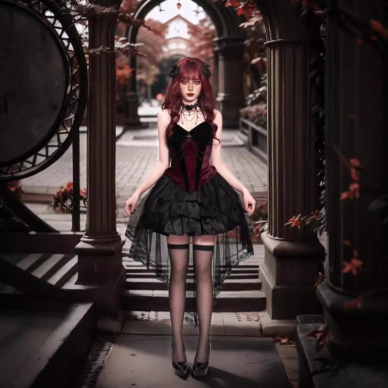 Halloween's new Vampire Duchess tube top, lace skirt, prom costume