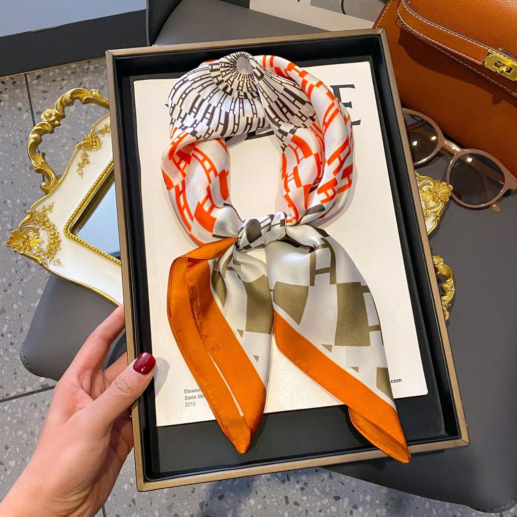 Small Silk Scarf Women'S Versatile High-End Decorative Square Scarf Professional Small Scarf Simulation Silk Korean Version Streamer Bag