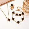 Ensemble Collier Colorfast en Acier Titane pour Femmes Mode Bracelet Collier Boucles d'Oreilles et Bagues Trèfle à Quatre Feuilles